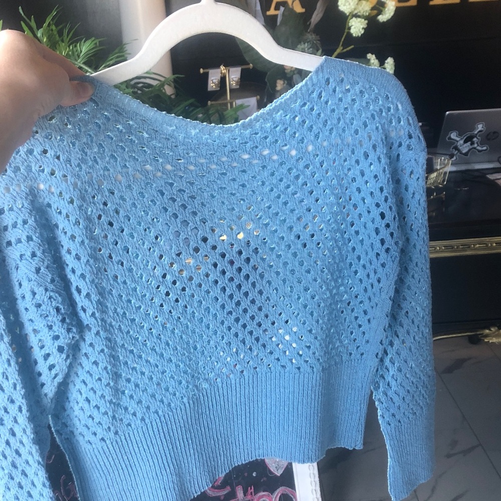 Blue knit crop Sweater